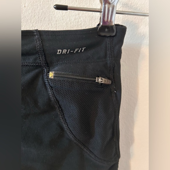 NIKE - Dri-Fit women’s running shorts black in small - Picture 6 of 9